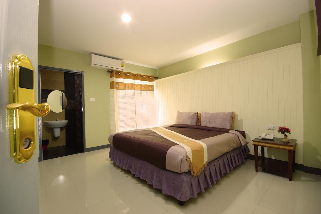The Corner Hotel (Adults Only) Chiang Rai Exteriör bild