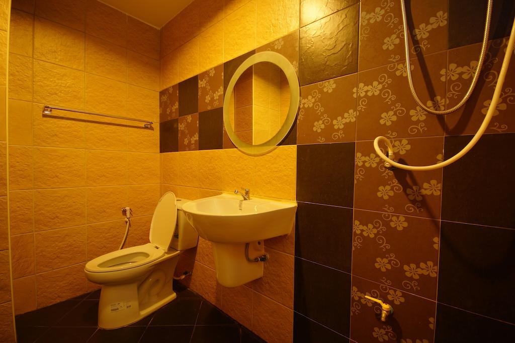 The Corner Hotel (Adults Only) Chiang Rai Rum bild