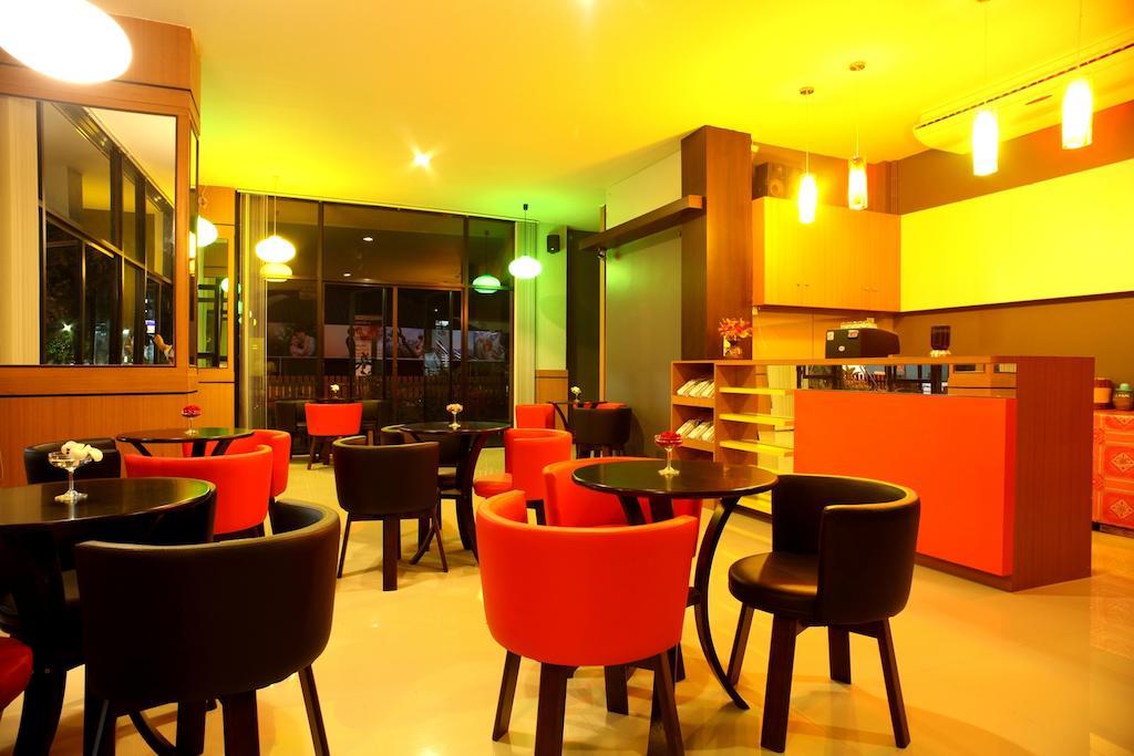 The Corner Hotel (Adults Only) Chiang Rai Exteriör bild