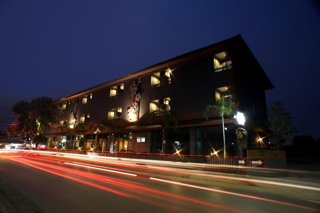 The Corner Hotel (Adults Only) Chiang Rai Exteriör bild