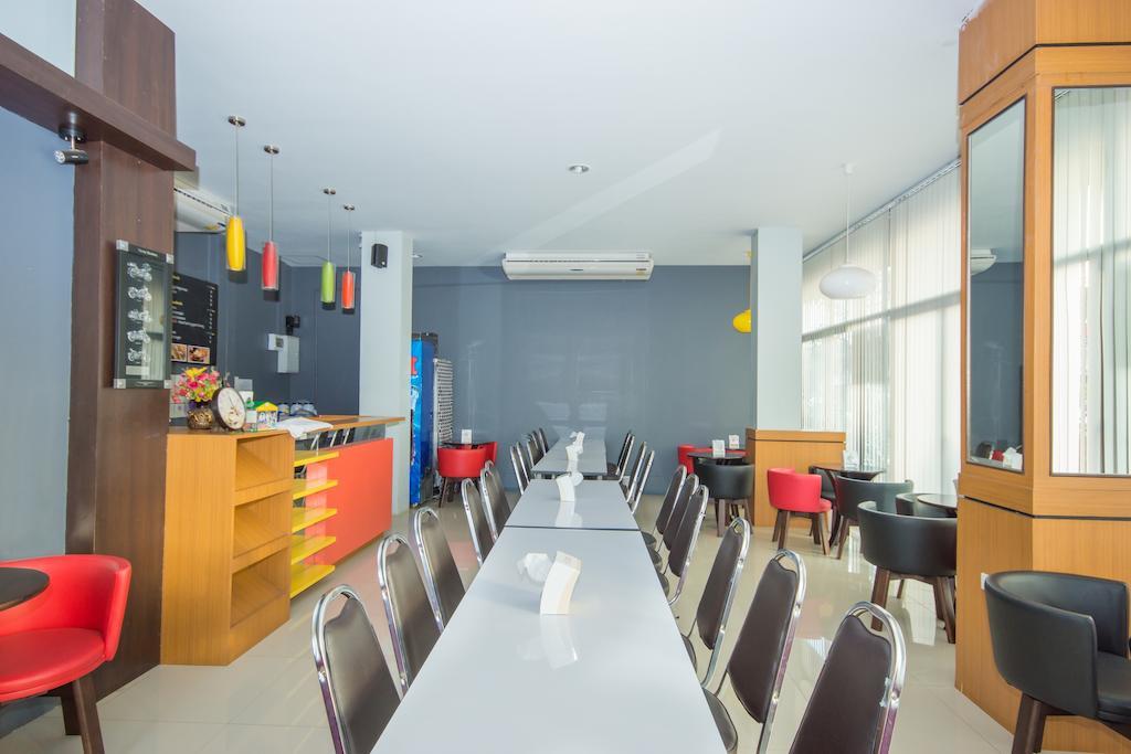 The Corner Hotel (Adults Only) Chiang Rai Exteriör bild