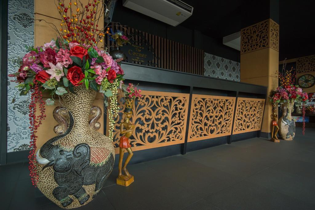 The Corner Hotel (Adults Only) Chiang Rai Exteriör bild