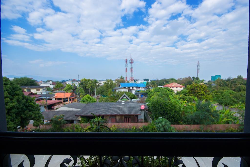 The Corner Hotel (Adults Only) Chiang Rai Exteriör bild