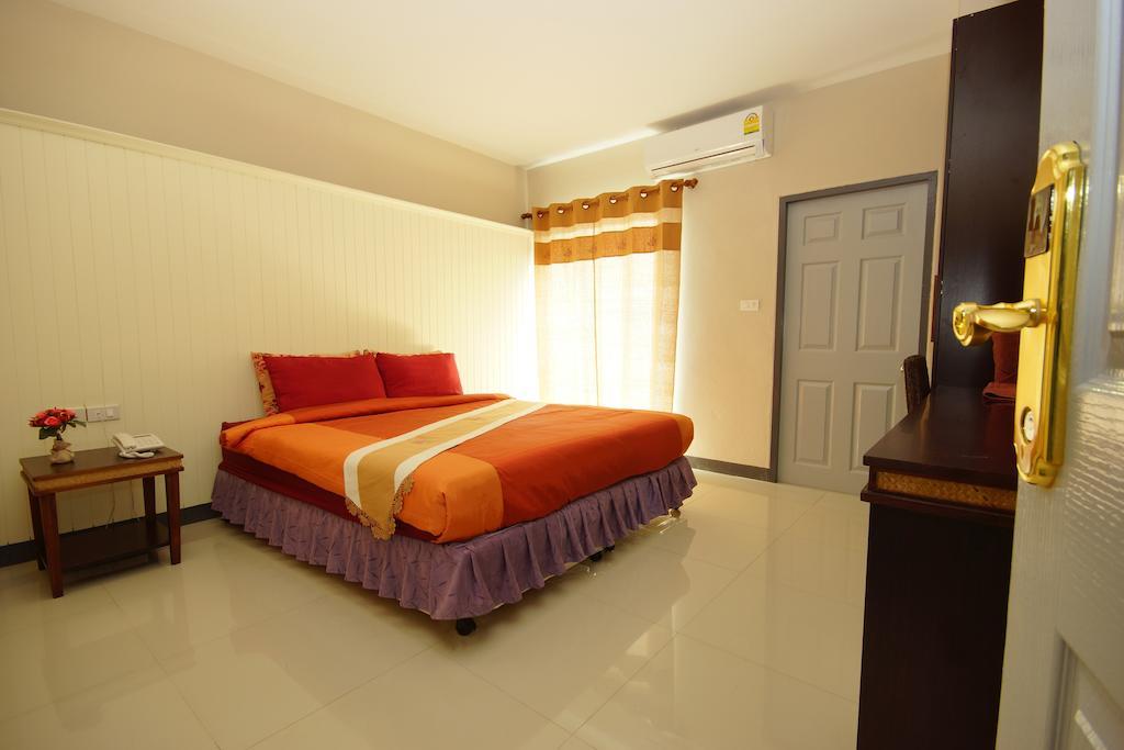 The Corner Hotel (Adults Only) Chiang Rai Exteriör bild