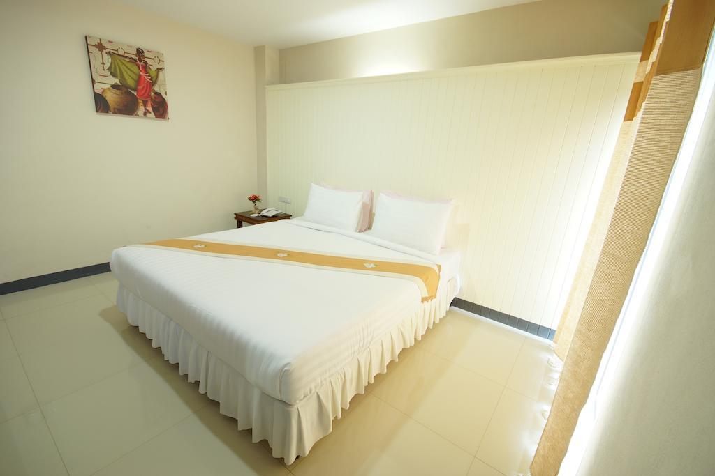 The Corner Hotel (Adults Only) Chiang Rai Exteriör bild