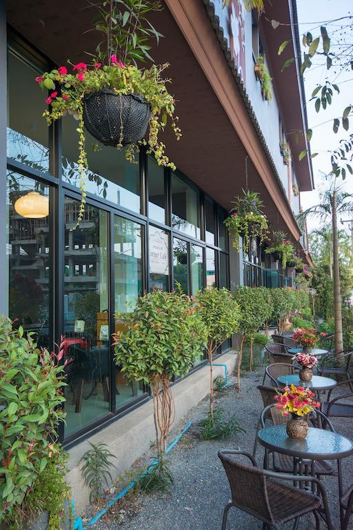 The Corner Hotel (Adults Only) Chiang Rai Exteriör bild