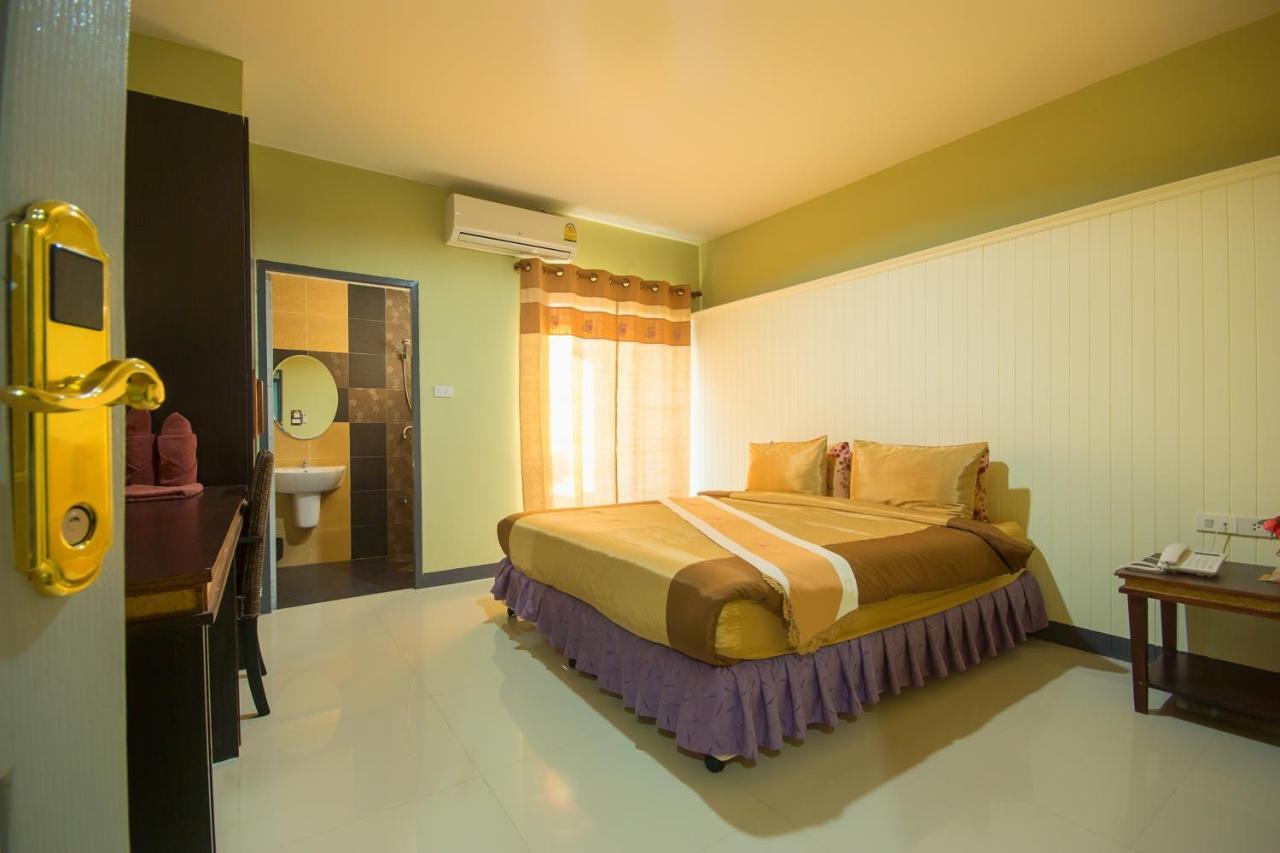 The Corner Hotel (Adults Only) Chiang Rai Exteriör bild